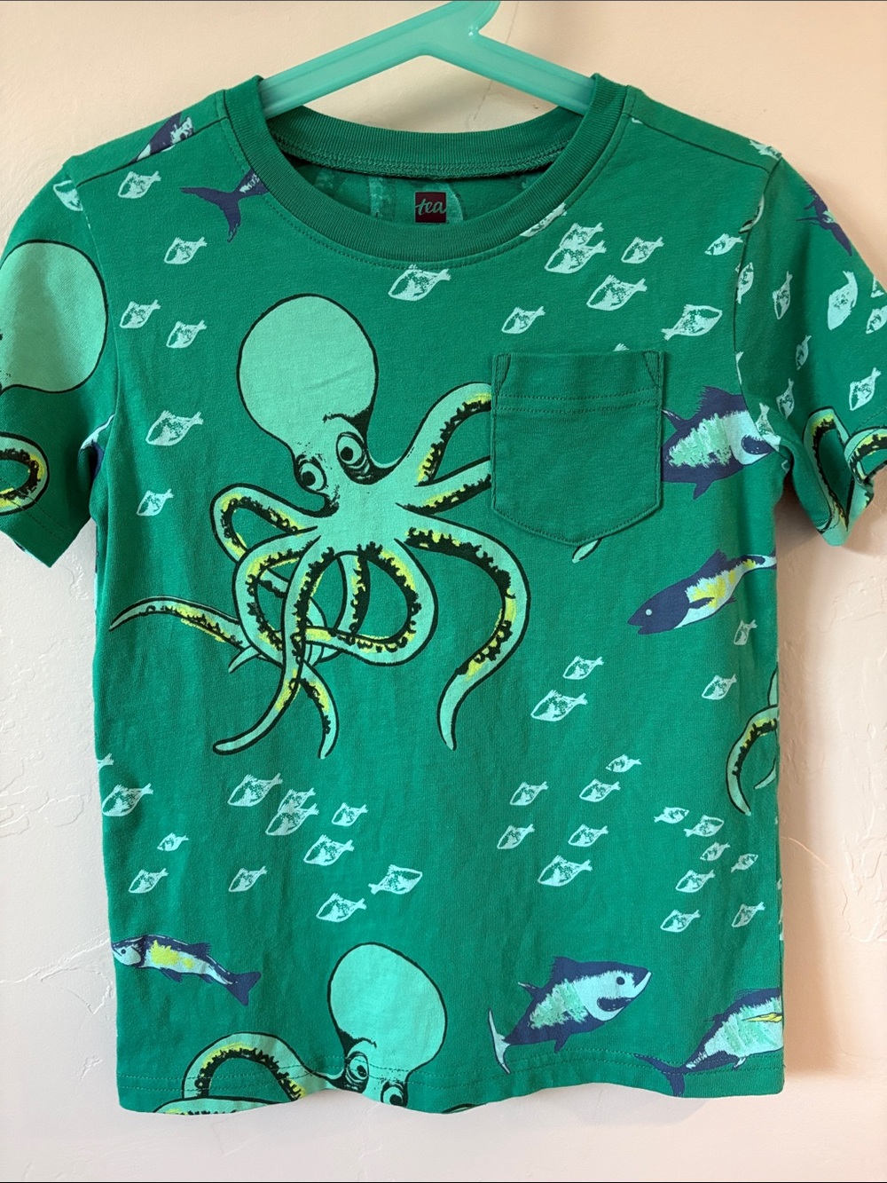 Like new, Tea Collection Green Octopus Pocket Tee